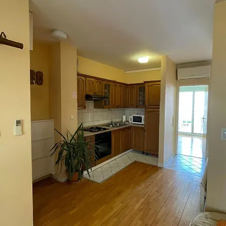 Apartment Center Split